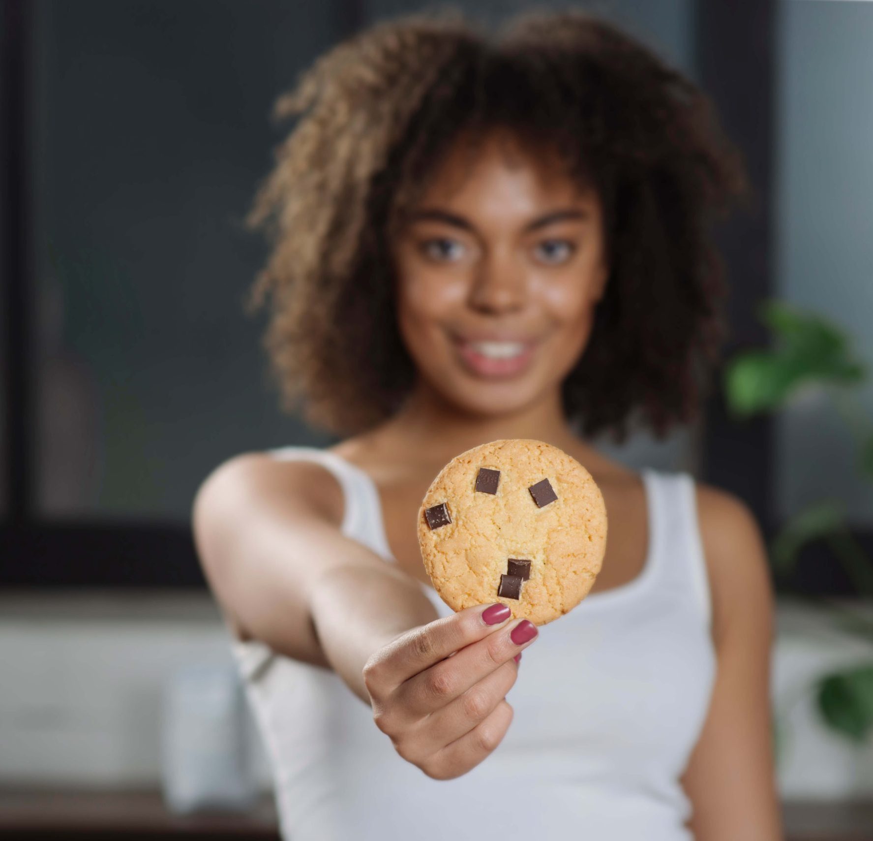 woman-showing-cookie (1)